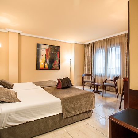 Yomo Imperial Hotel Sant Julià de Lòria Екстериор снимка