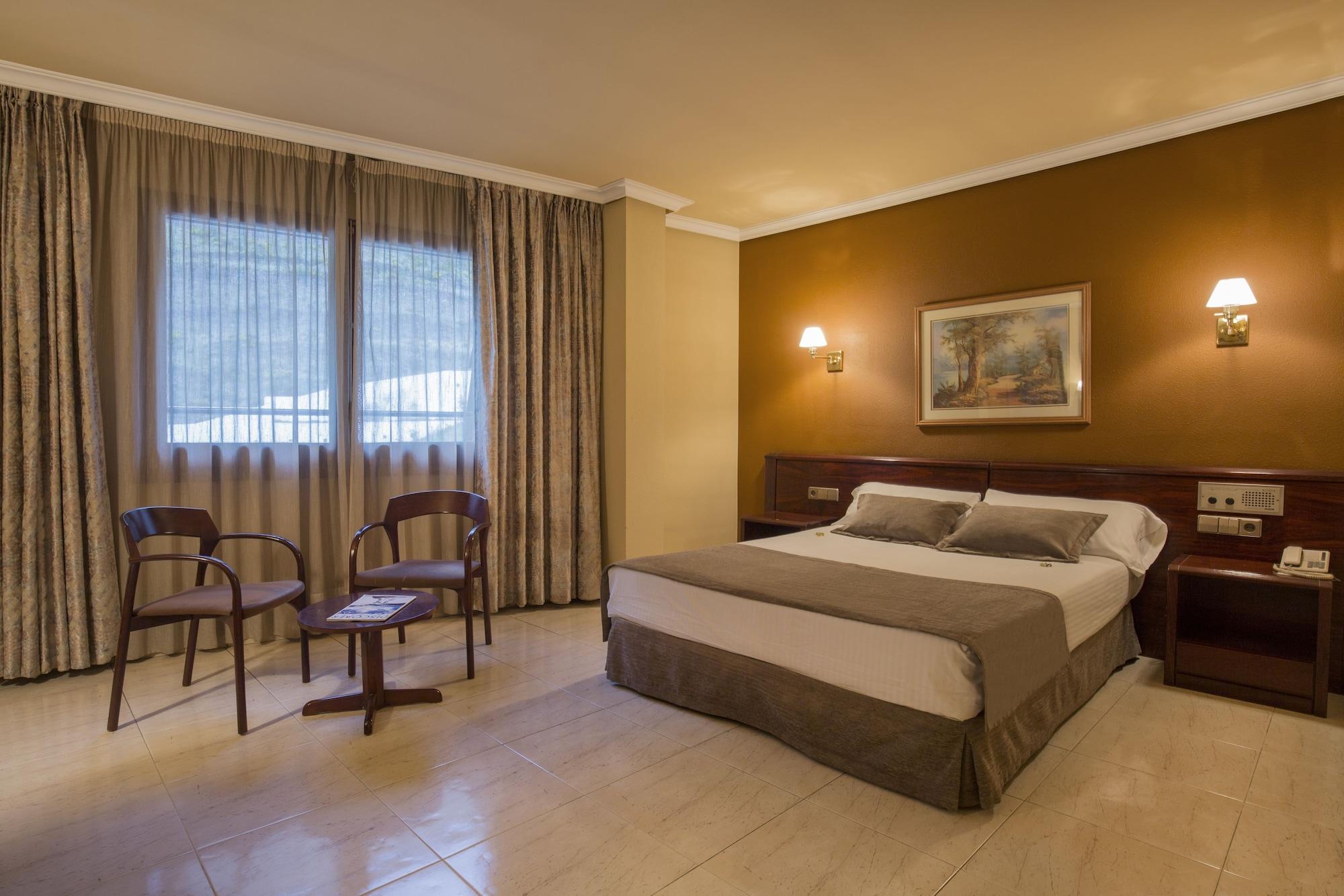 Yomo Imperial Hotel Sant Julià de Lòria Екстериор снимка