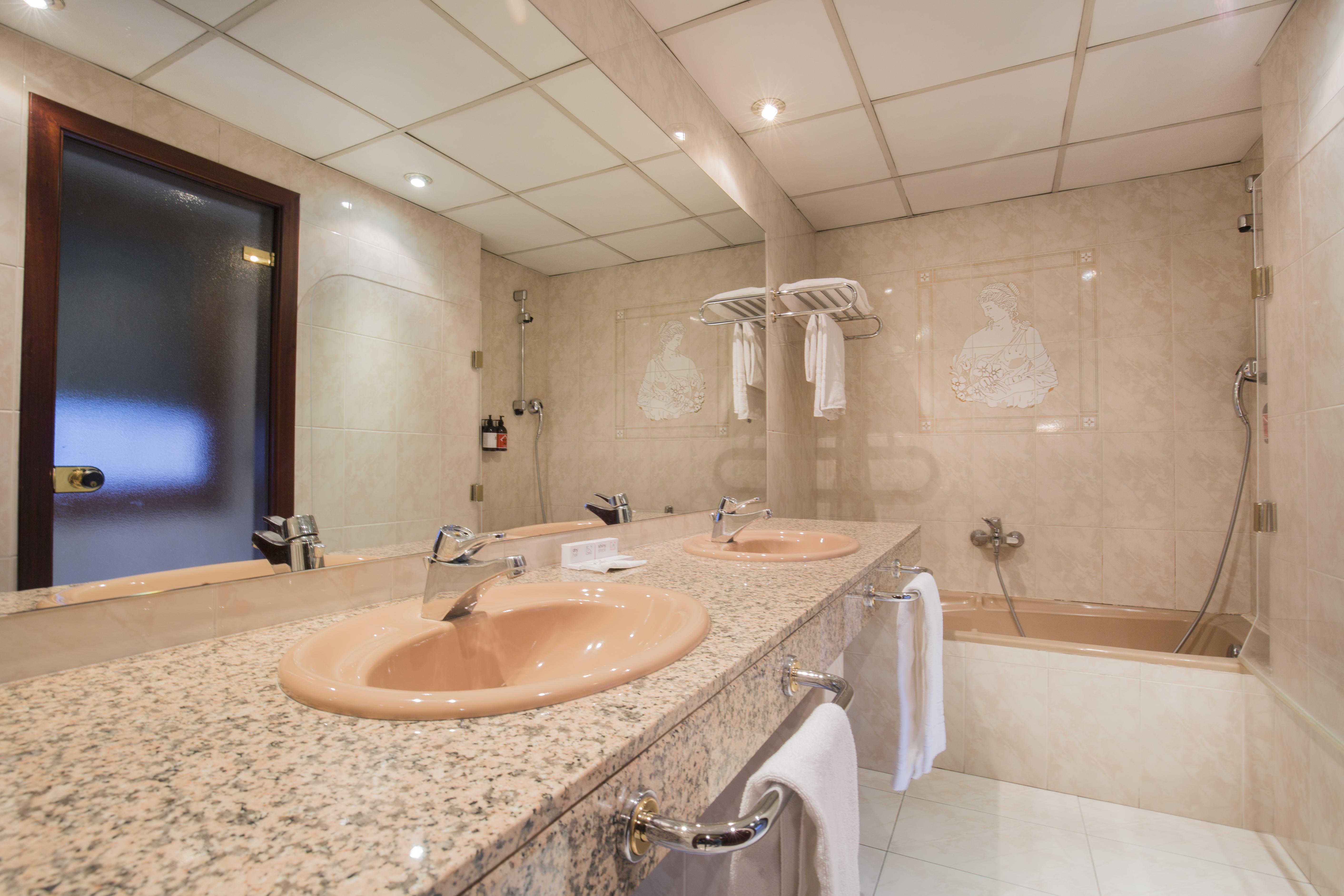 Yomo Imperial Hotel Sant Julià de Lòria Екстериор снимка