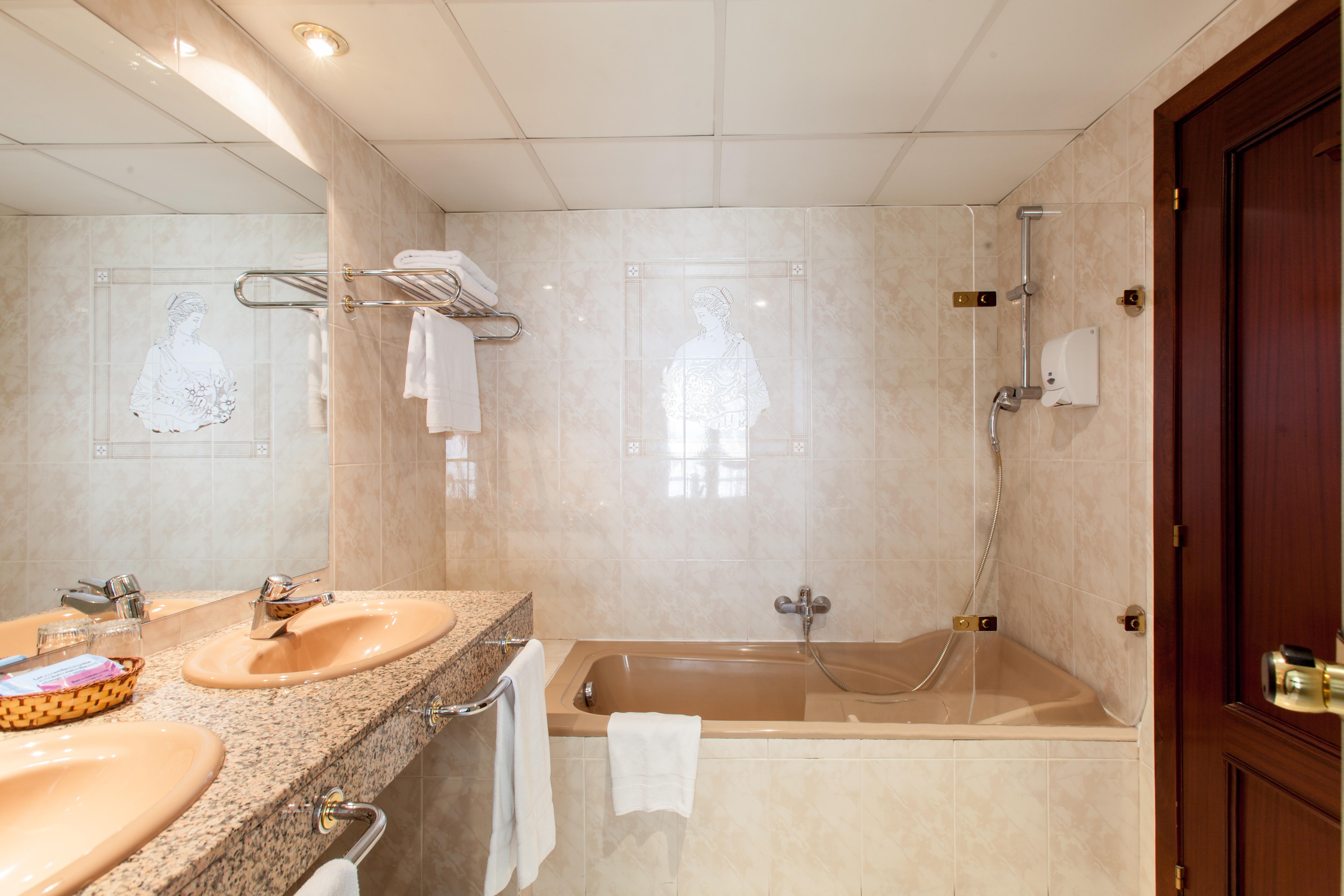 Yomo Imperial Hotel Sant Julià de Lòria Екстериор снимка