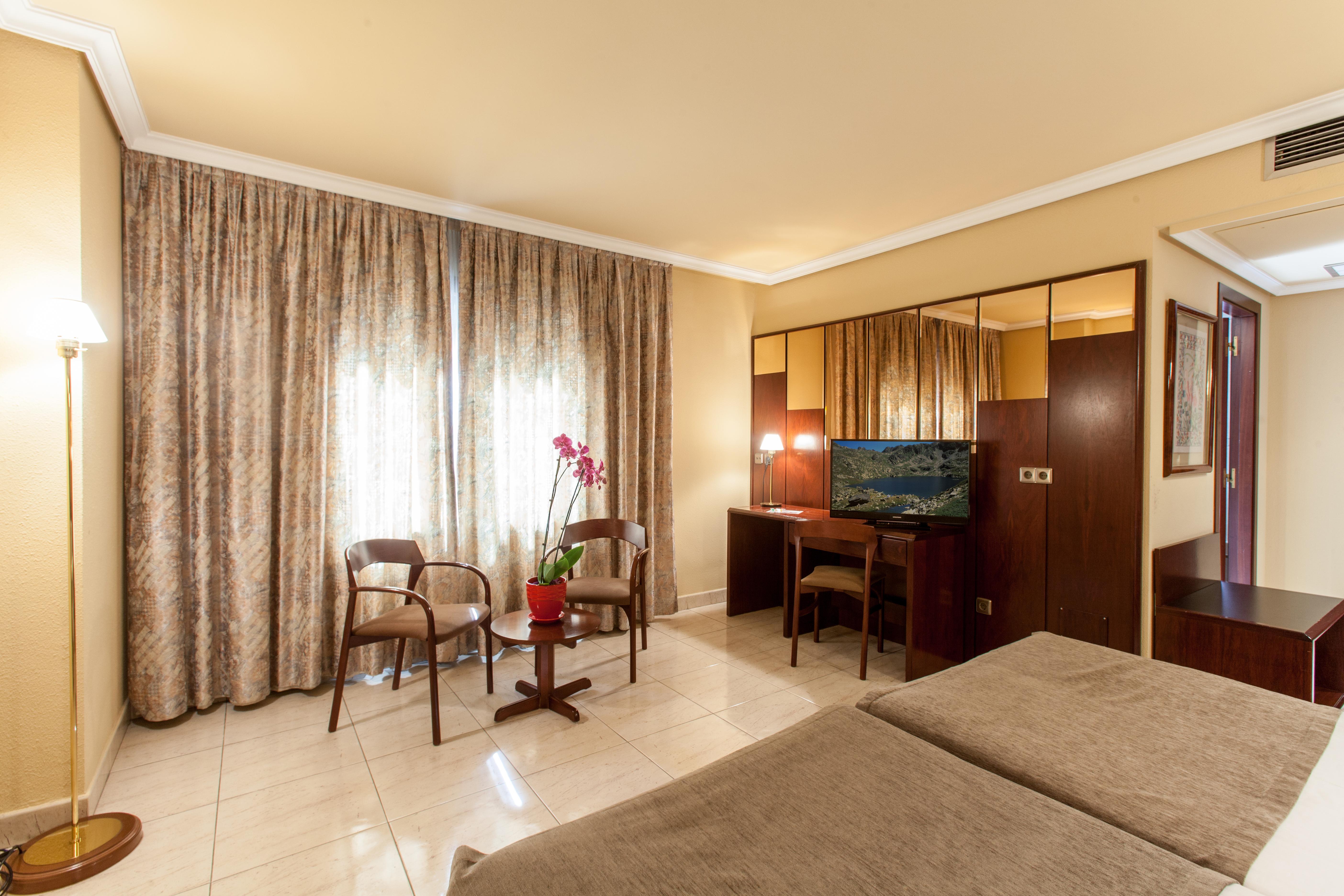 Yomo Imperial Hotel Sant Julià de Lòria Екстериор снимка