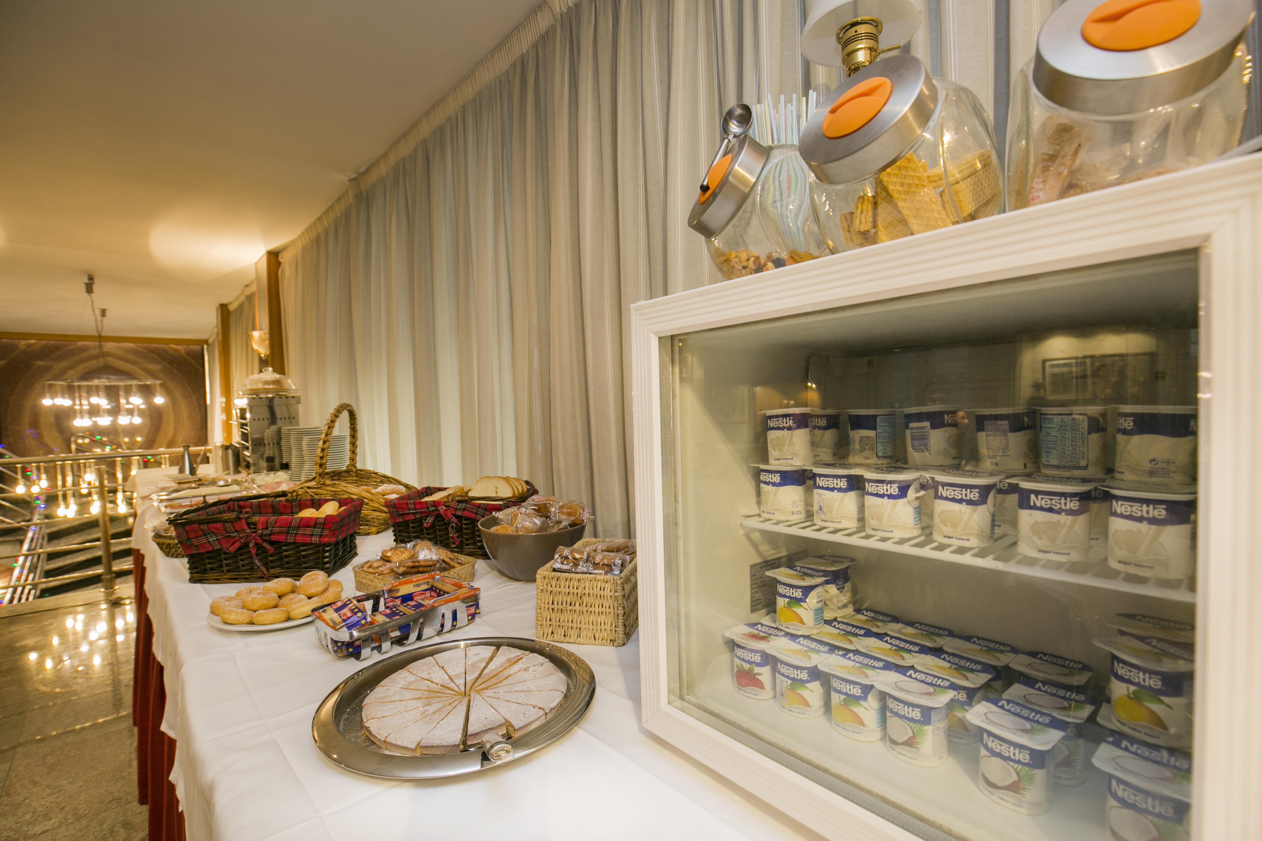Yomo Imperial Hotel Sant Julià de Lòria Екстериор снимка
