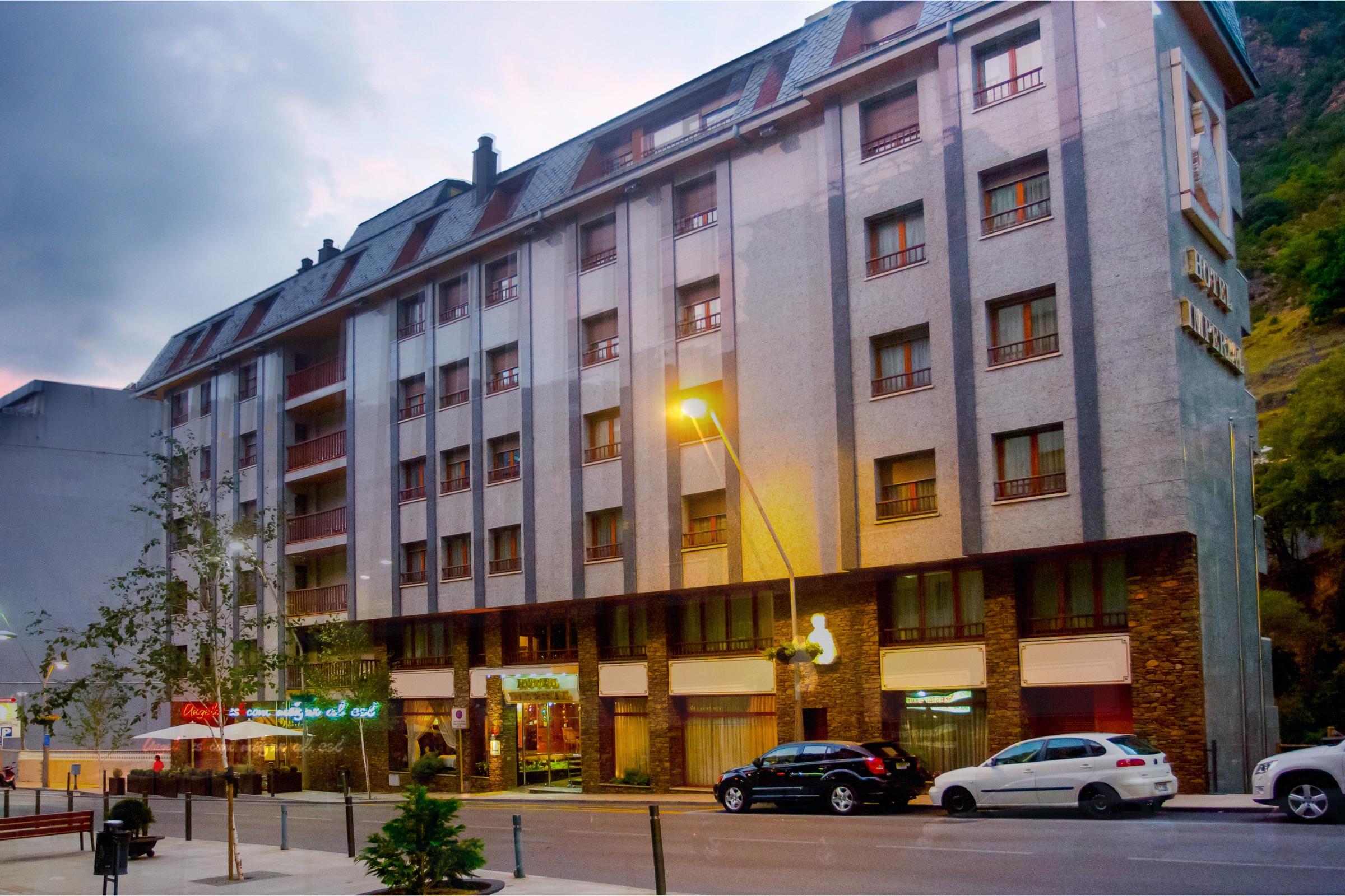 Yomo Imperial Hotel Sant Julià de Lòria Екстериор снимка