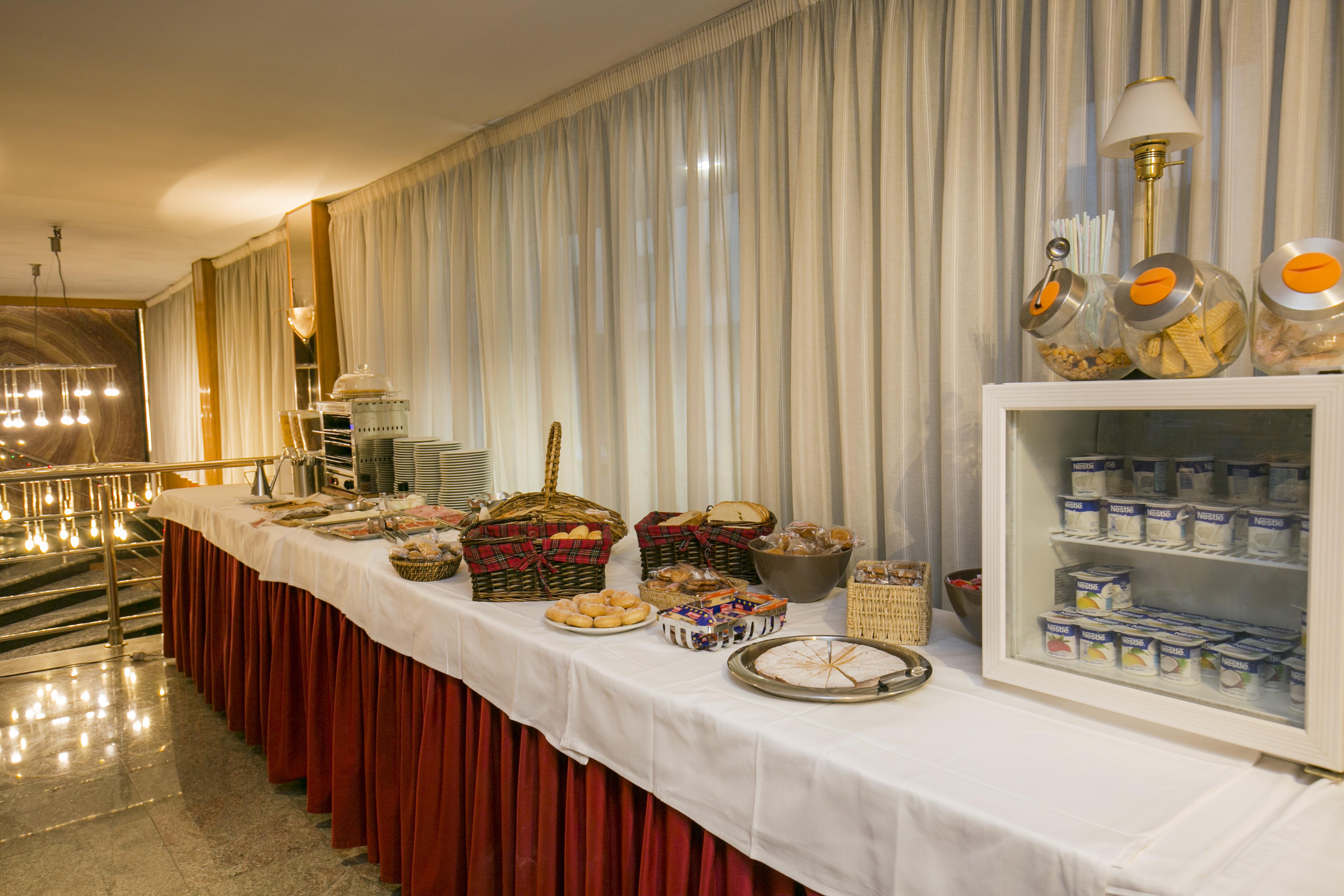 Yomo Imperial Hotel Sant Julià de Lòria Екстериор снимка