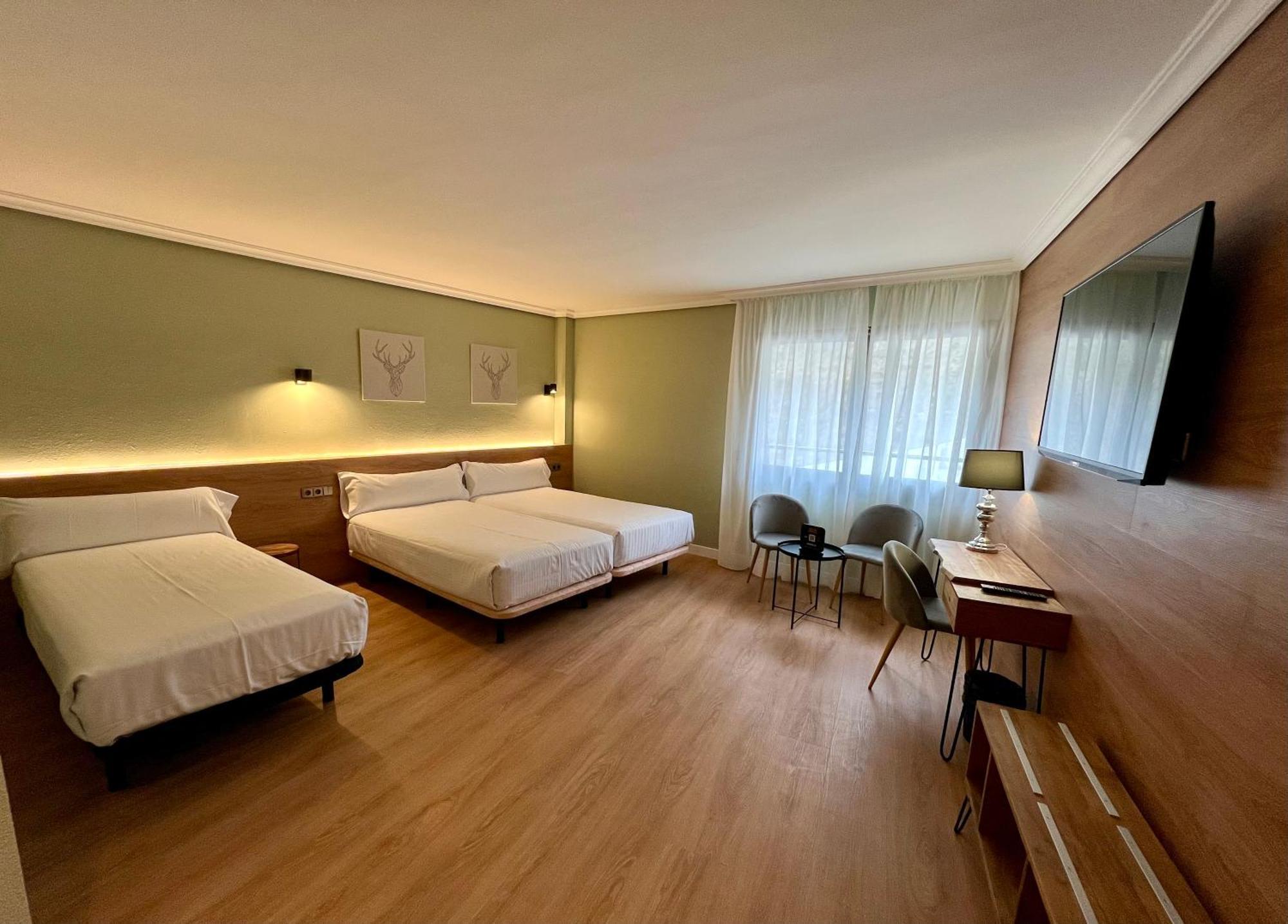 Yomo Imperial Hotel Sant Julià de Lòria Екстериор снимка