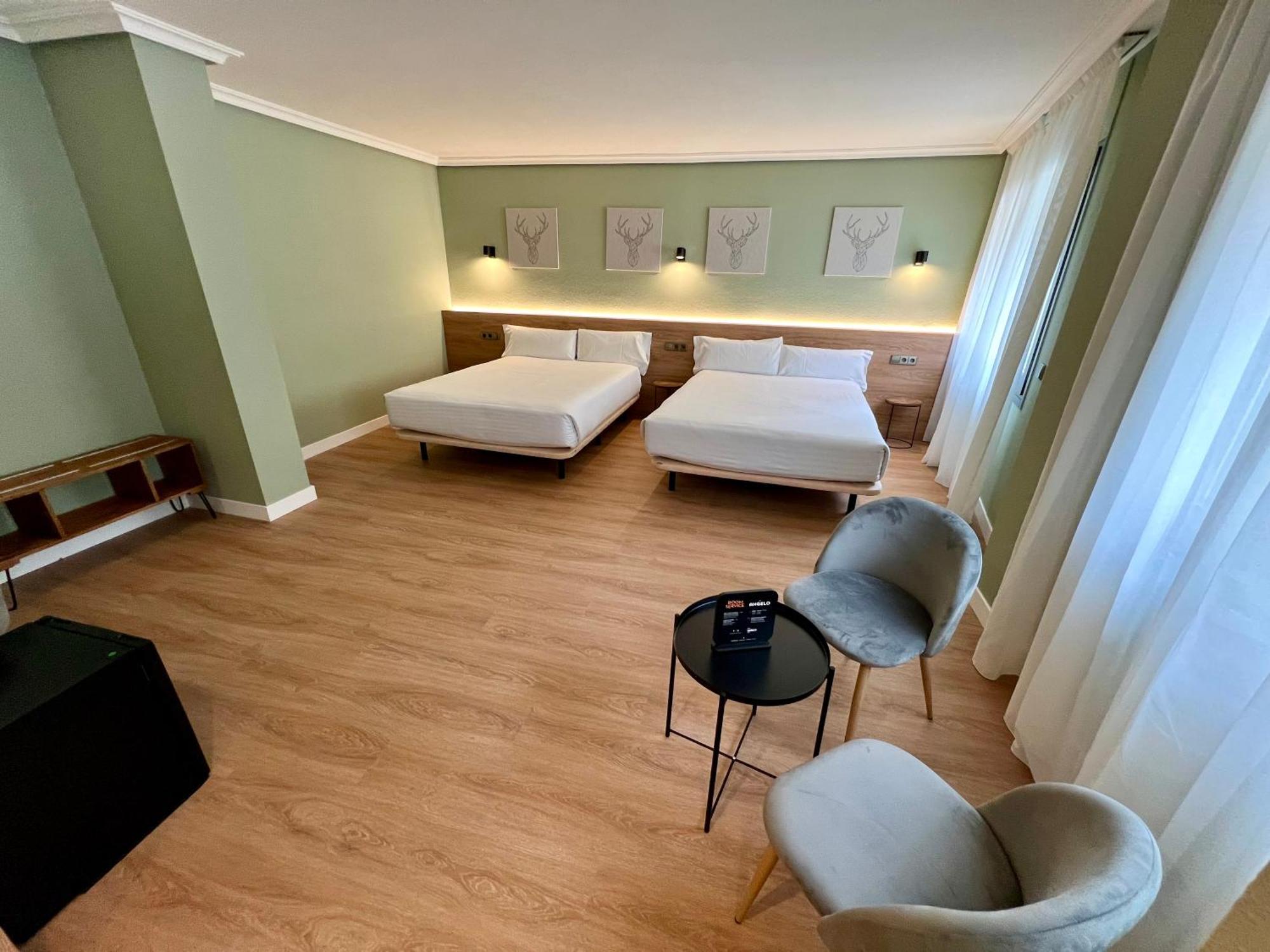Yomo Imperial Hotel Sant Julià de Lòria Екстериор снимка