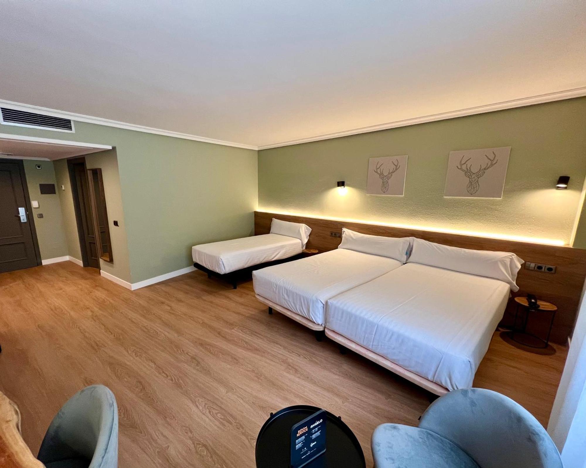 Yomo Imperial Hotel Sant Julià de Lòria Екстериор снимка