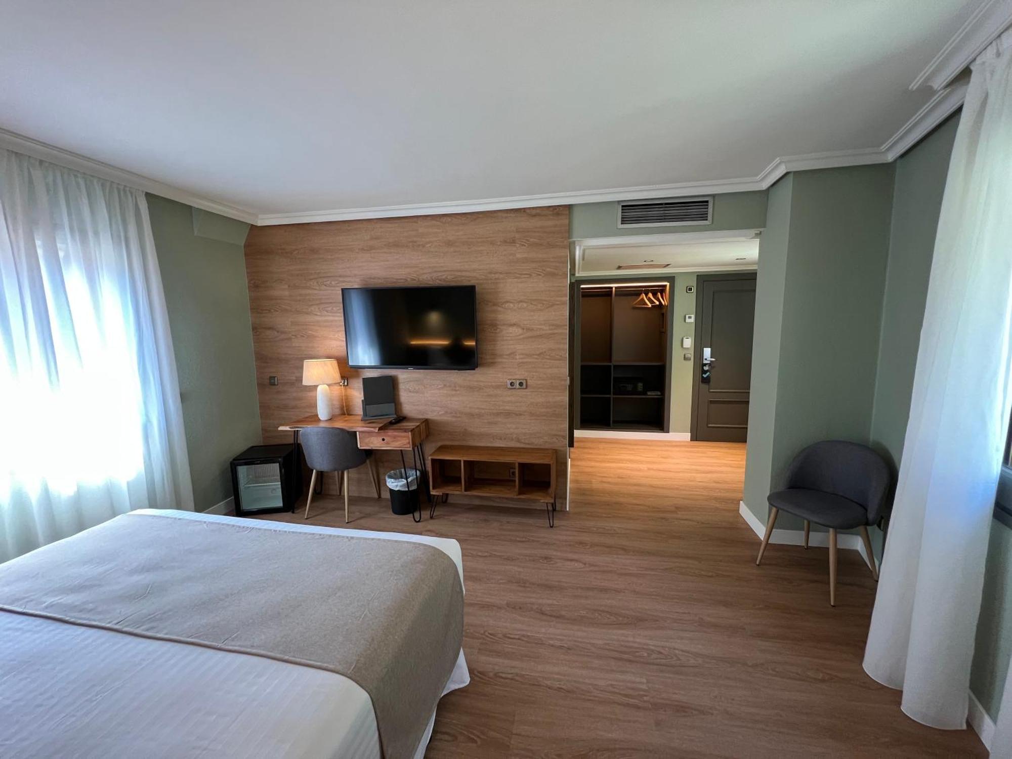 Yomo Imperial Hotel Sant Julià de Lòria Екстериор снимка