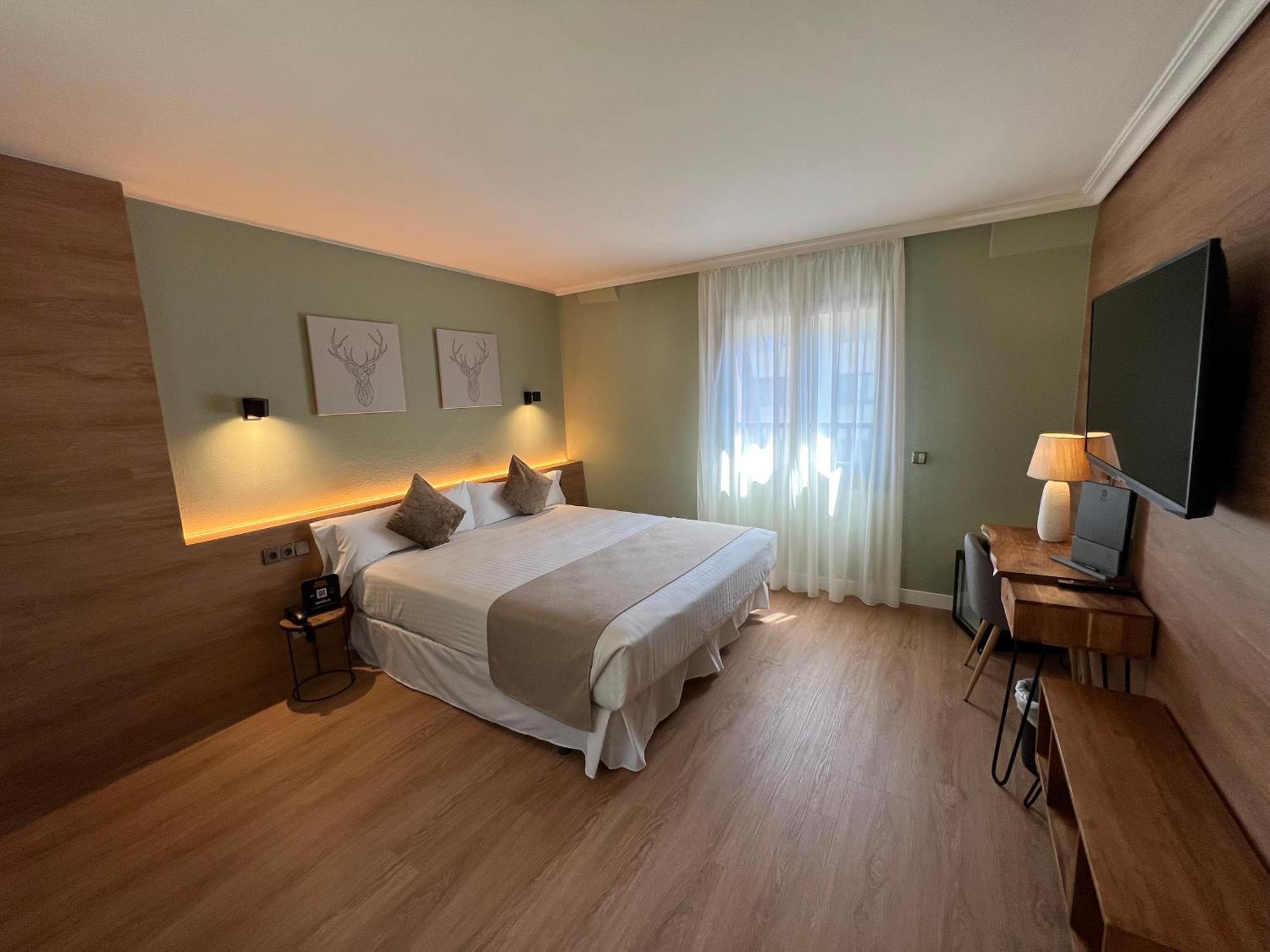 Yomo Imperial Hotel Sant Julià de Lòria Екстериор снимка