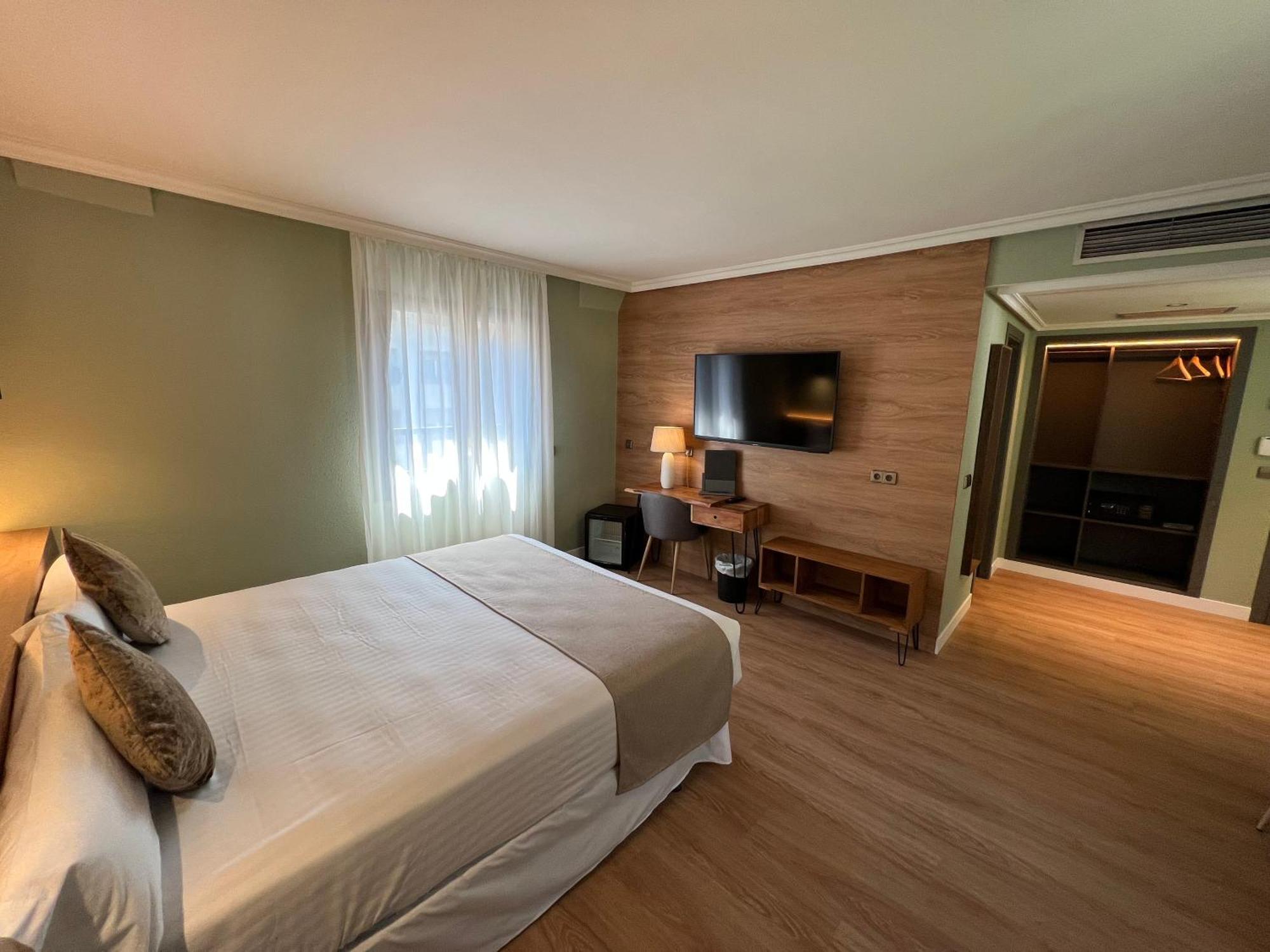 Yomo Imperial Hotel Sant Julià de Lòria Екстериор снимка
