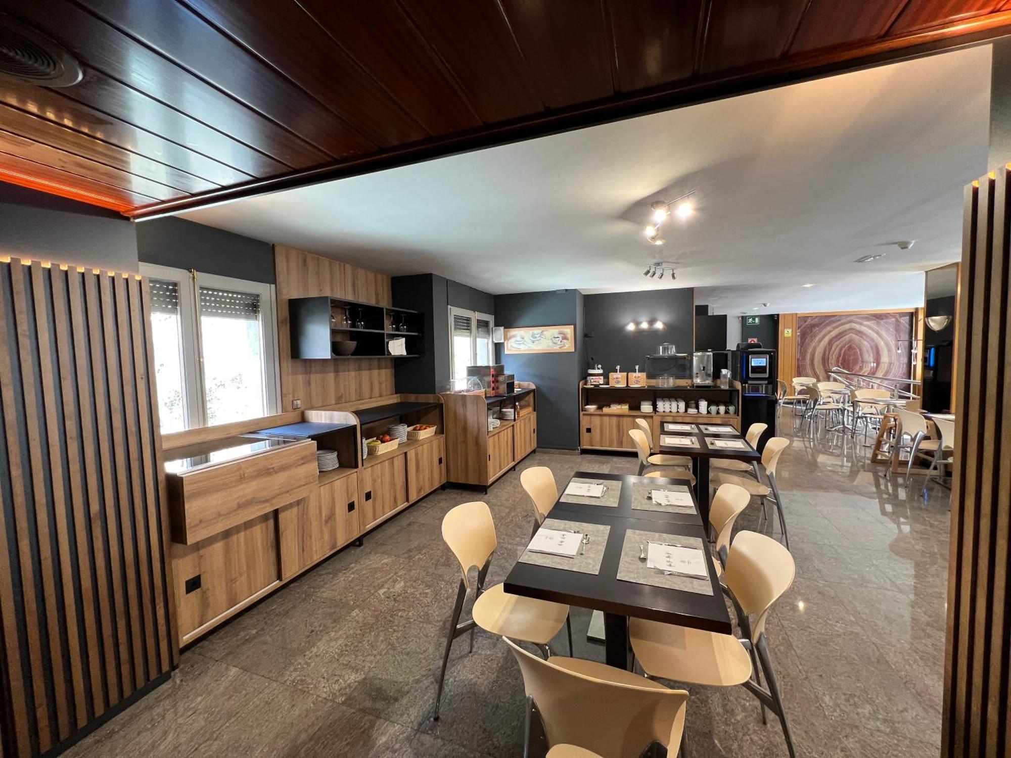 Yomo Imperial Hotel Sant Julià de Lòria Екстериор снимка