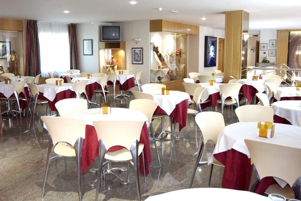 Yomo Imperial Hotel Sant Julià de Lòria Екстериор снимка