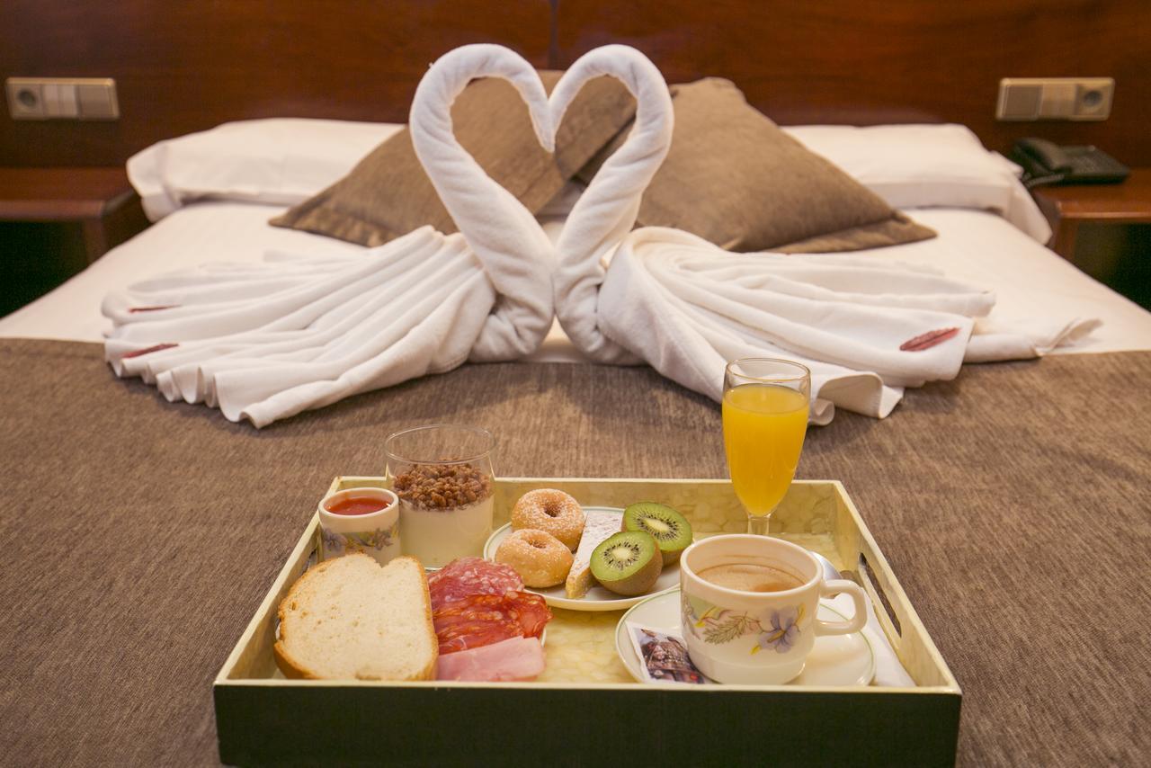 Yomo Imperial Hotel Sant Julià de Lòria Екстериор снимка