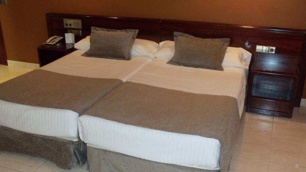 Yomo Imperial Hotel Sant Julià de Lòria Екстериор снимка