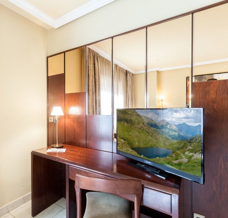 Yomo Imperial Hotel Sant Julià de Lòria Екстериор снимка