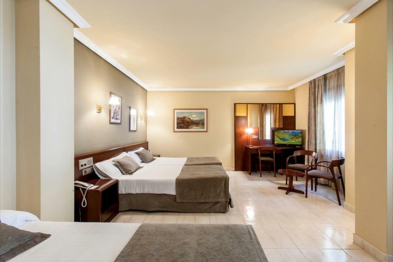 Yomo Imperial Hotel Sant Julià de Lòria Екстериор снимка
