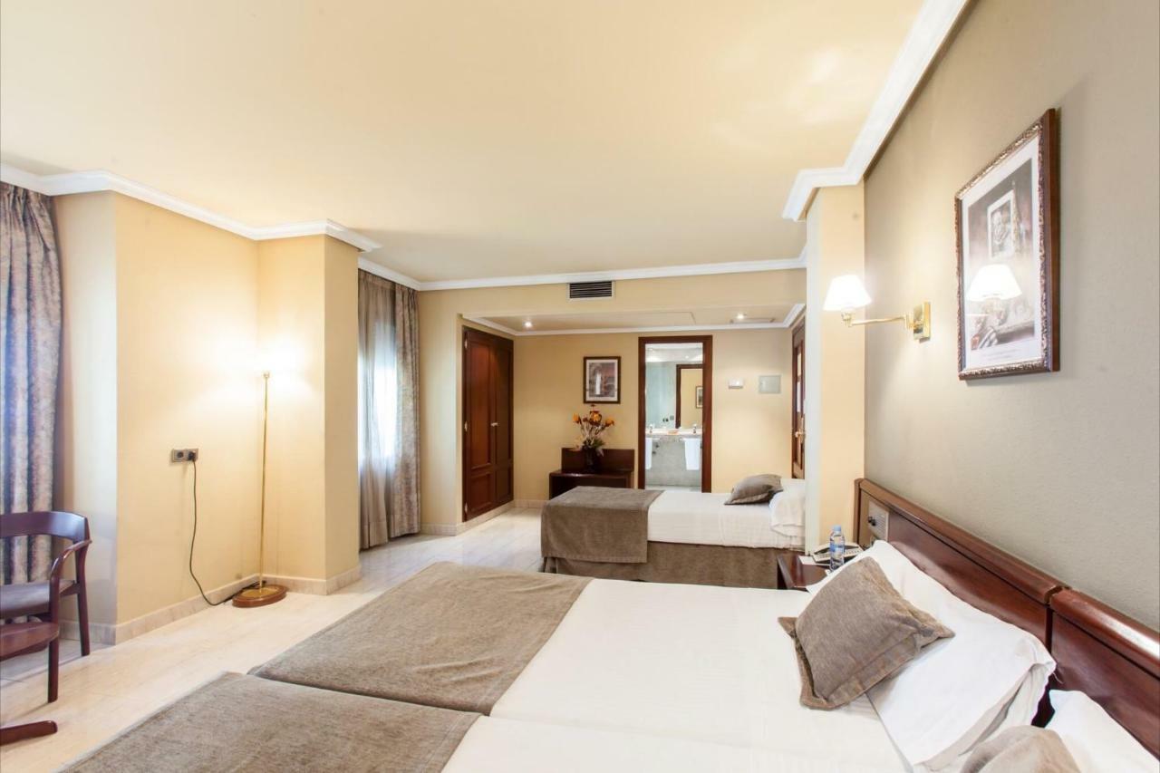 Yomo Imperial Hotel Sant Julià de Lòria Екстериор снимка